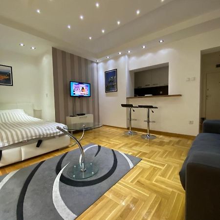Cika Ljuba Appartement Belgrado Buitenkant foto