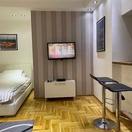 Cika Ljuba Appartement Belgrado Buitenkant foto