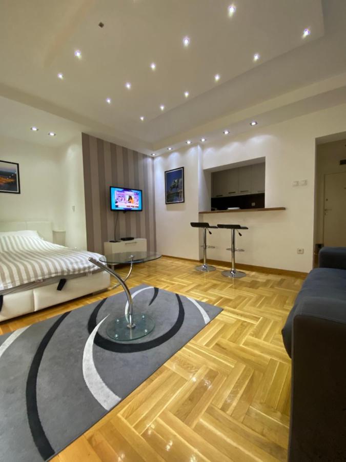 Cika Ljuba Appartement Belgrado Buitenkant foto