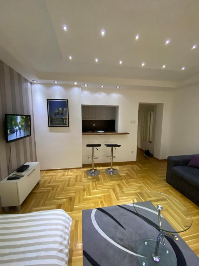 Cika Ljuba Appartement Belgrado Buitenkant foto